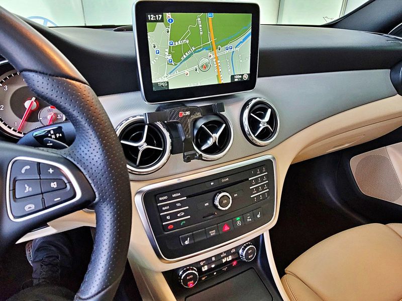 2016 Mercedes-Benz A-Class GLA200 d photo 7