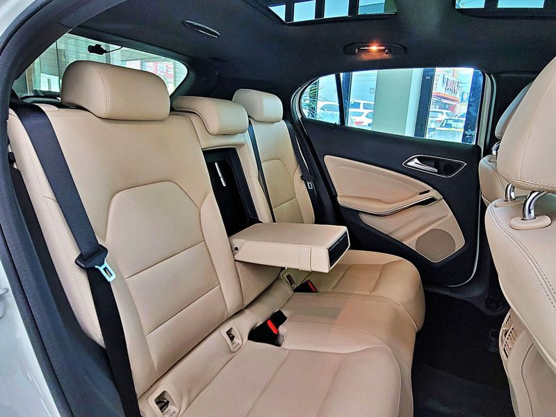 2016 Mercedes-Benz A-Class GLA200 d photo 11