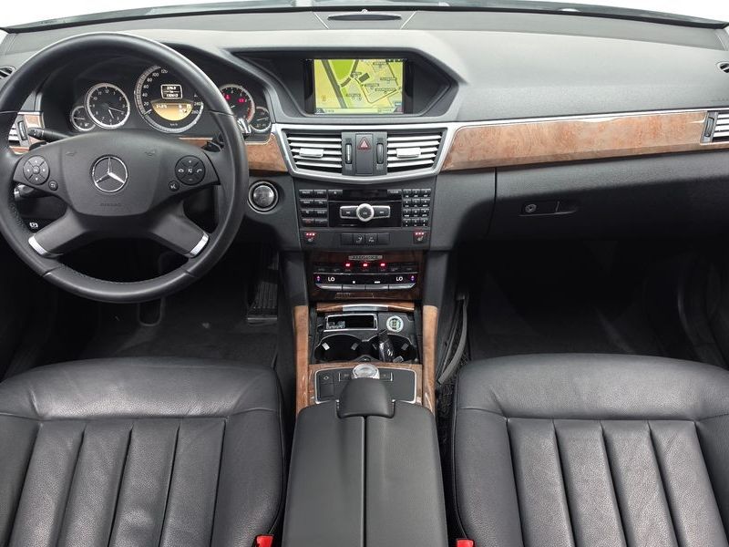 2012 Mercedes-Benz E-Class E300 Elegance photo 7