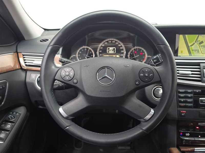 2012 Mercedes-Benz E-Class E300 Elegance photo 13