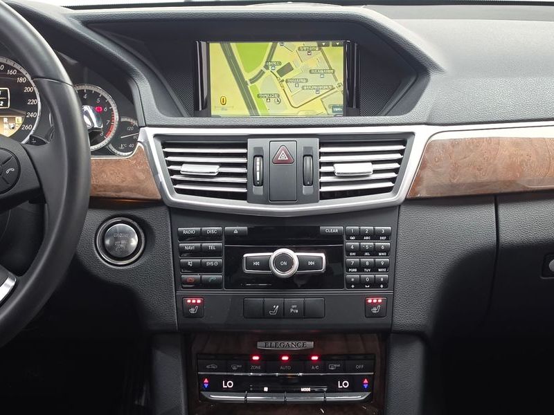 2012 Mercedes-Benz E-Class E300 Elegance photo 19