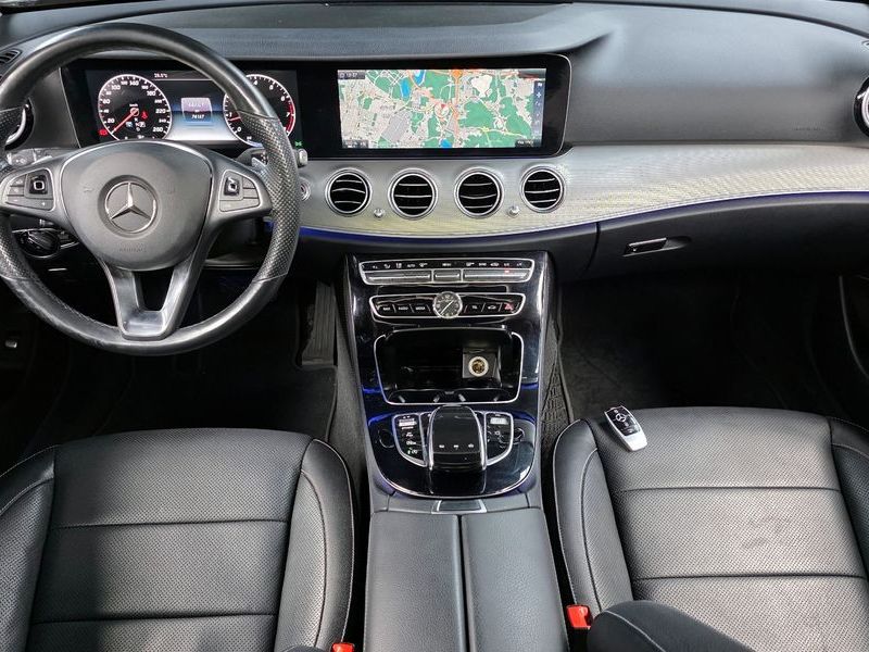 2017 Mercedes-Benz E-Class E300 Avantgarde photo 7