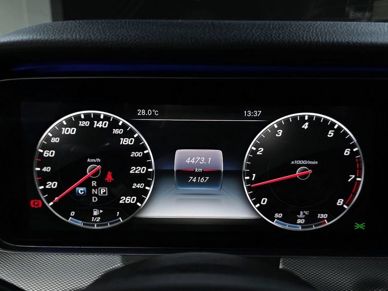 2017 Mercedes-Benz E-Class E300 Avantgarde photo 8