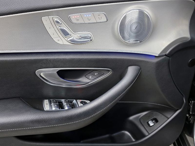2017 Mercedes-Benz E-Class E300 Avantgarde photo 13