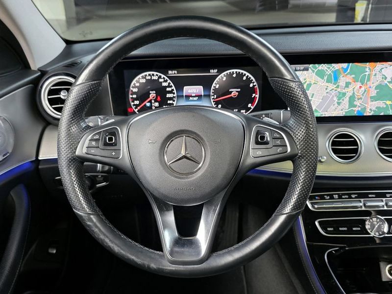 2017 Mercedes-Benz E-Class E300 Avantgarde photo 15