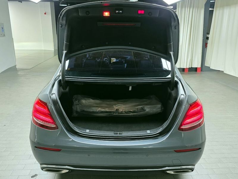 2017 Mercedes-Benz E-Class E300 Avantgarde photo 20