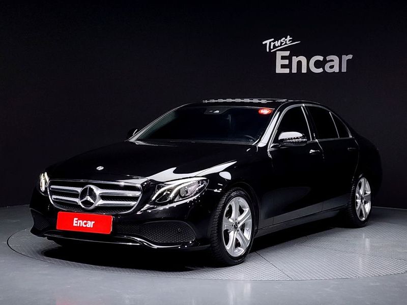 2017 Mercedes-Benz E-Class E200 Avantgarde photo 1