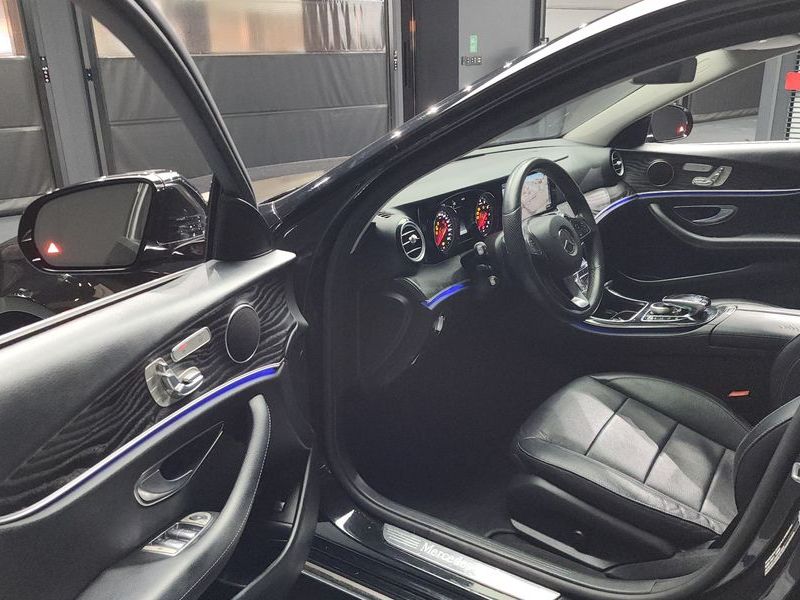 2017 Mercedes-Benz E-Class E200 Avantgarde photo 10