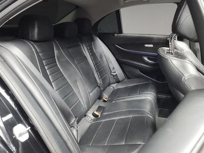 2017 Mercedes-Benz E-Class E200 Avantgarde photo 12