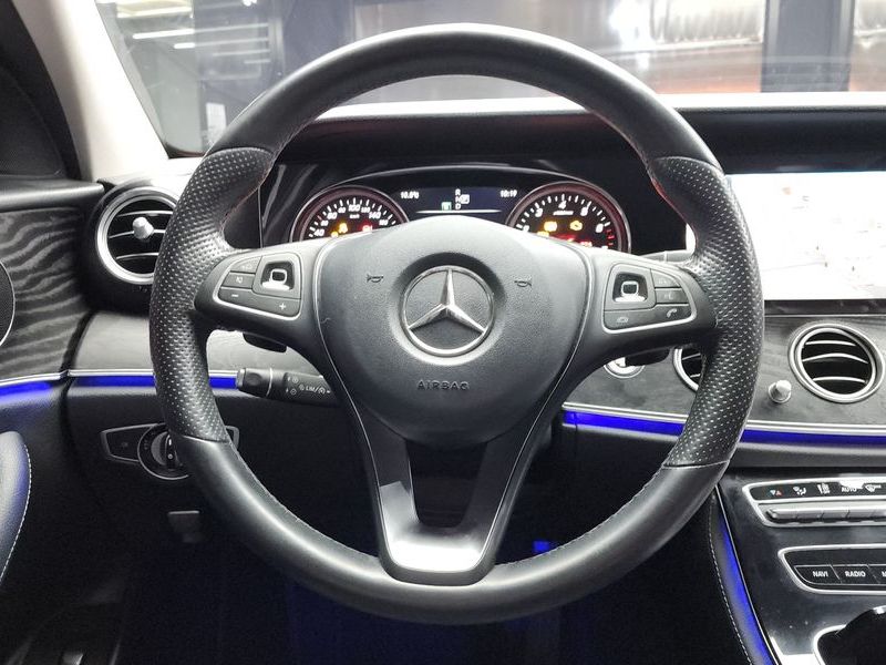 2017 Mercedes-Benz E-Class E200 Avantgarde photo 13