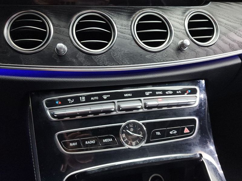 2017 Mercedes-Benz E-Class E200 Avantgarde photo 18