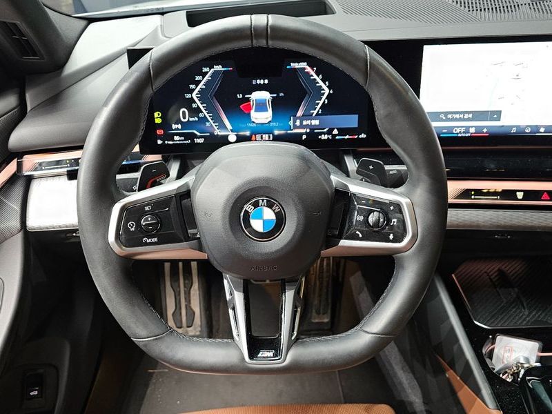 2024 BMW 5 Series 530i xDrive M Sport photo 13