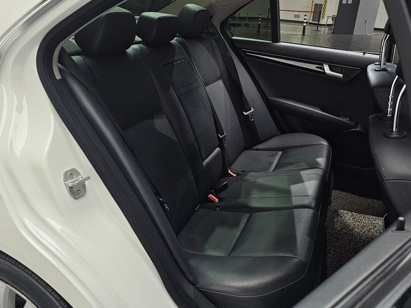 2014 Mercedes-Benz C-Class C220 CDI photo 12