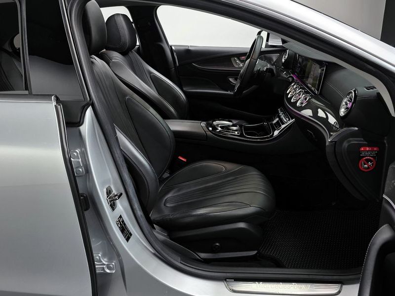 2019 Mercedes-Benz S-Class CLS300d AMG Line photo 10