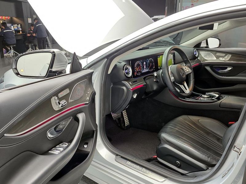 2019 Mercedes-Benz S-Class CLS300d AMG Line photo 11