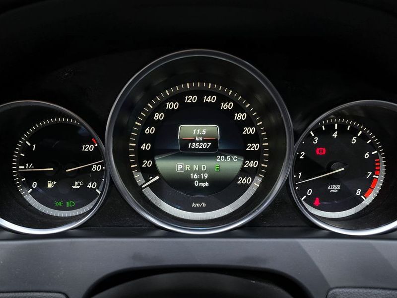 2014 Mercedes-Benz C-Class C200 CGI photo 8
