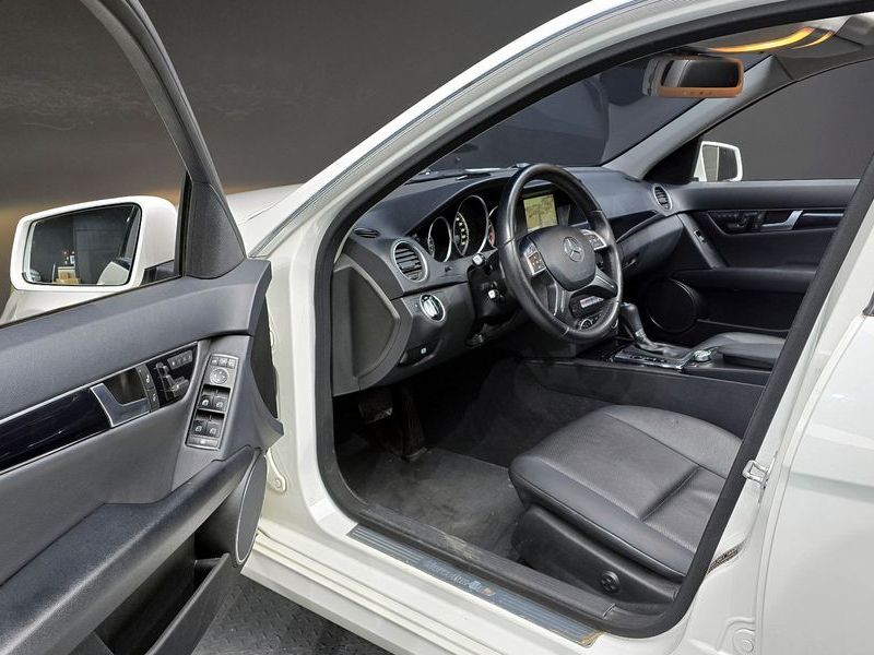 2014 Mercedes-Benz C-Class C200 CGI photo 10