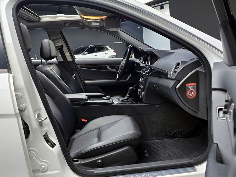 2014 Mercedes-Benz C-Class C200 CGI photo 11