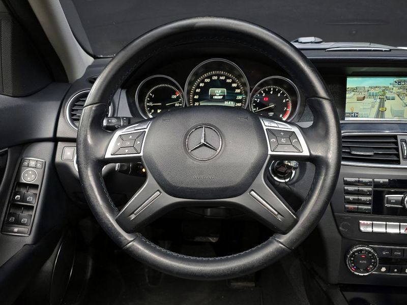 2014 Mercedes-Benz C-Class C200 CGI photo 13