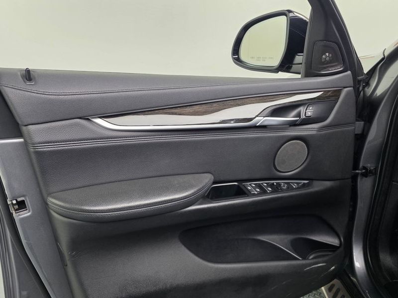 2016 BMW X6 xDrive 40d photo 24