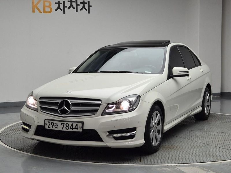 2012 Mercedes-Benz C-Class C200 CGI AVANTGARDE photo 1