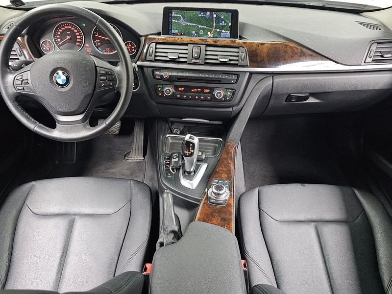 2012 BMW 3 Series 320d photo 7