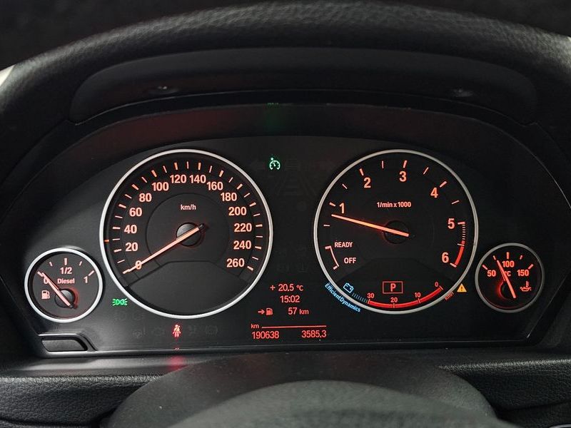 2012 BMW 3 Series 320d photo 8