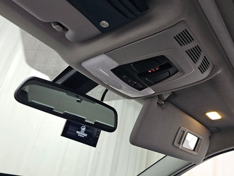 2012 BMW 3 Series 320d photo 18