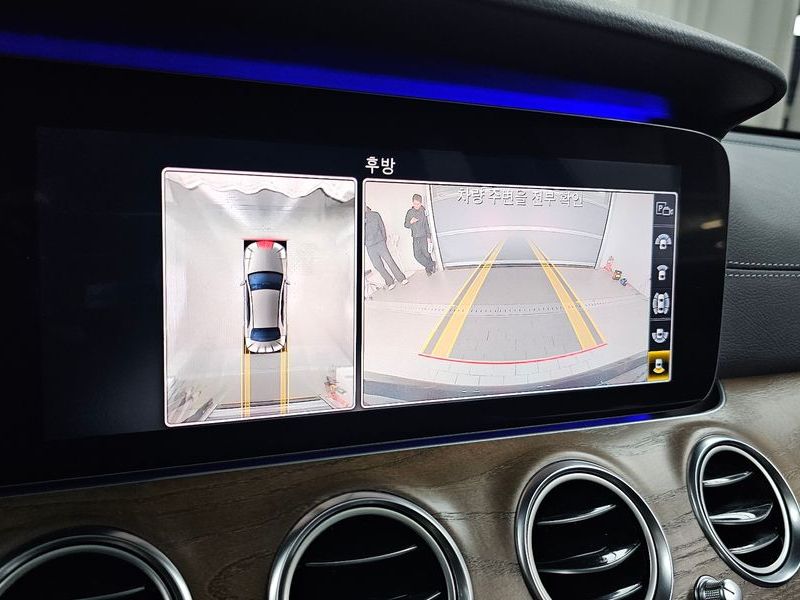 2020 Mercedes-Benz E-Class E300e 4MATIC Exclusive photo 15