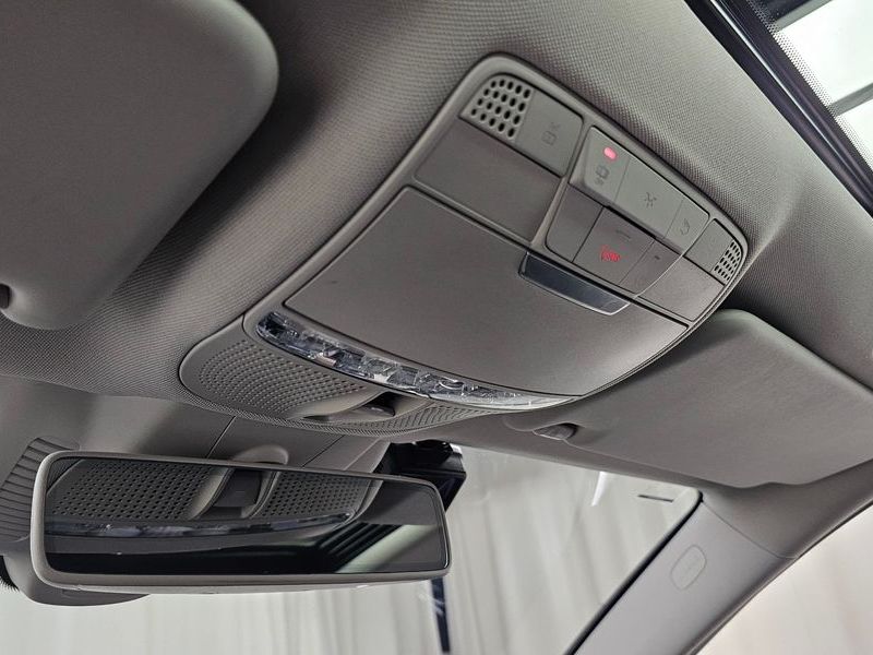 2020 Mercedes-Benz E-Class E300e 4MATIC Exclusive photo 17