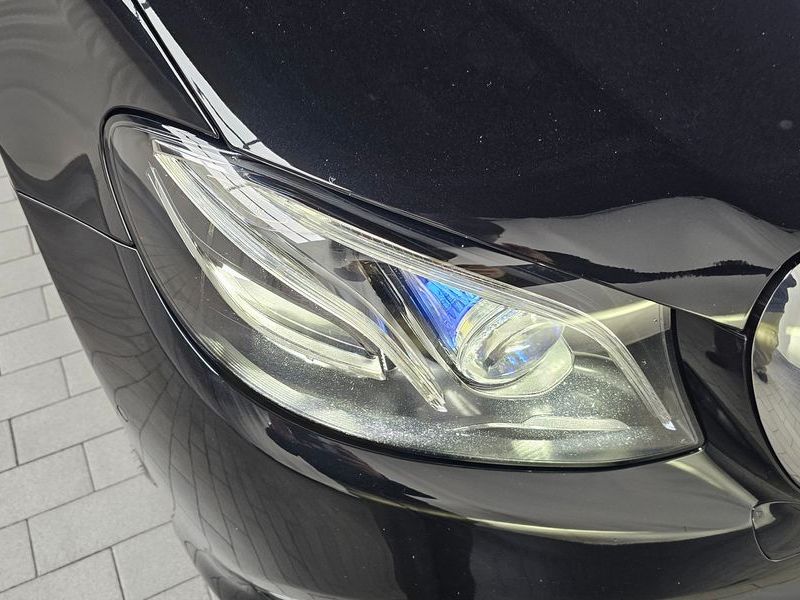 2020 Mercedes-Benz E-Class E300e 4MATIC Exclusive photo 22