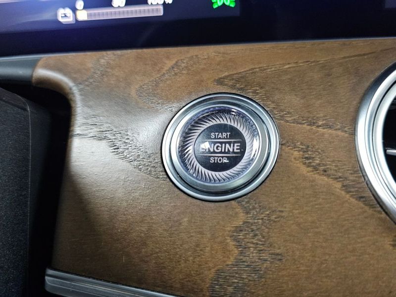 2020 Mercedes-Benz E-Class E300e 4MATIC Exclusive photo 27