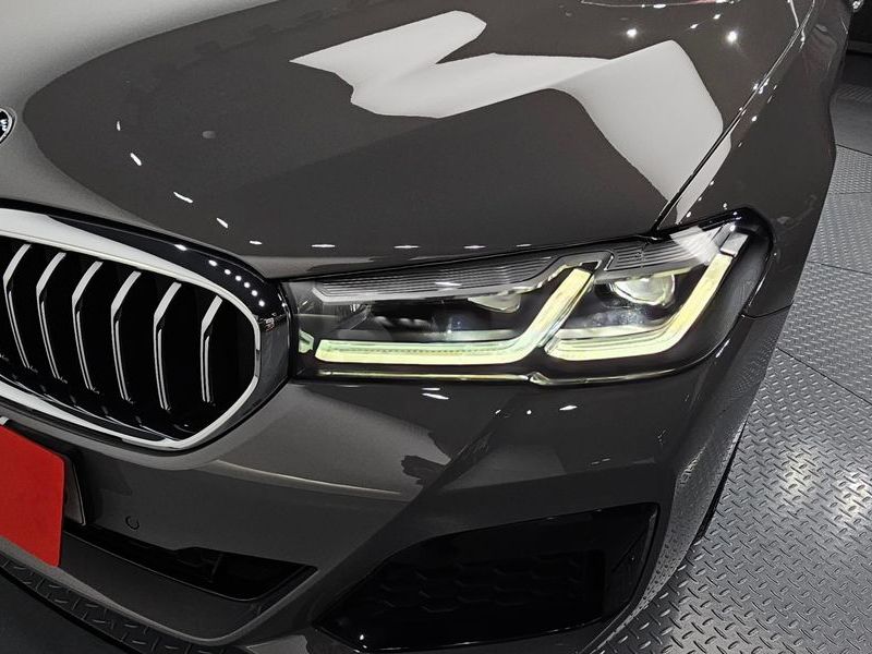 2022 BMW 5 Series 520i M Sport photo 22