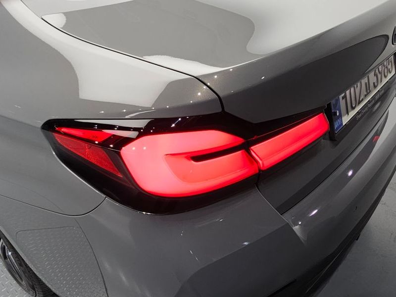 2022 BMW 5 Series 520i M Sport photo 23