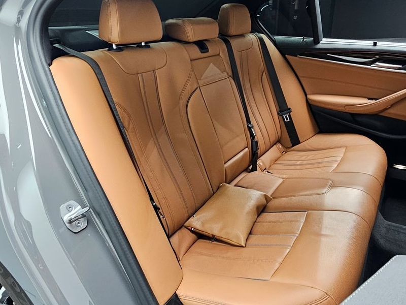 2022 BMW 5 Series 520i M Sport photo 26