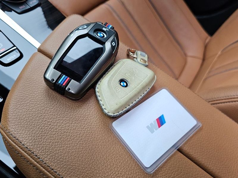 2022 BMW 5 Series 520i M Sport photo 30