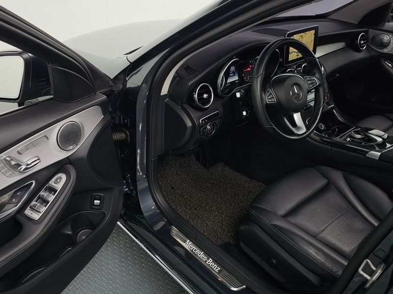 2016 Mercedes-Benz C-Class C220 d Avantgarde photo 10