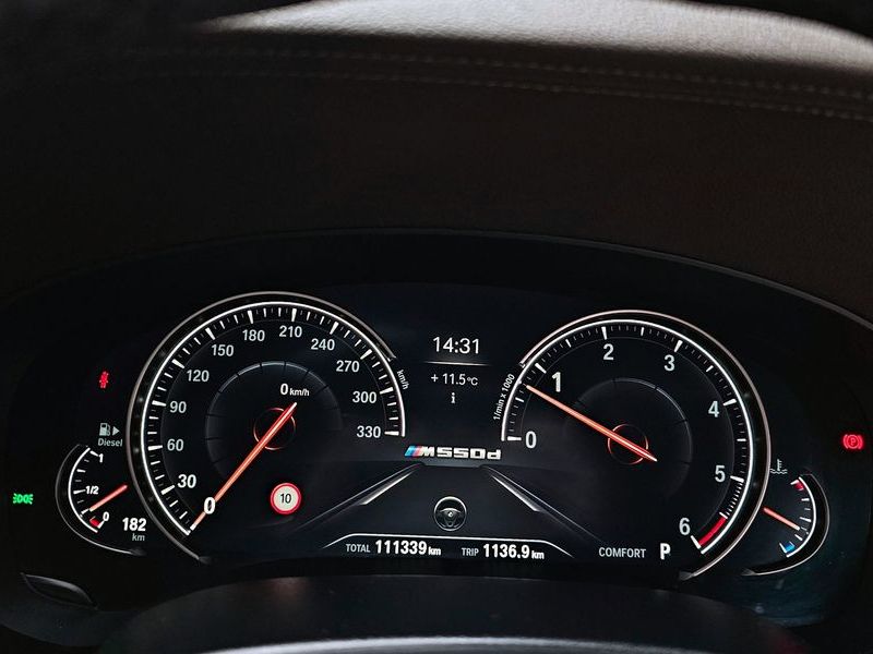 2018 BMW 5 Series M550d xDrive photo 8