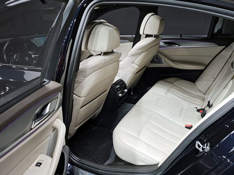 2018 BMW 5 Series M550d xDrive photo 12
