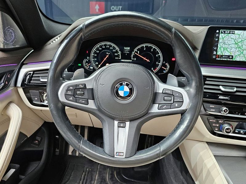 2018 BMW 5 Series M550d xDrive photo 13
