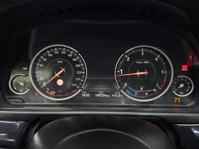 2016 BMW 5 Series 520d M Aero Dynamic photo 8