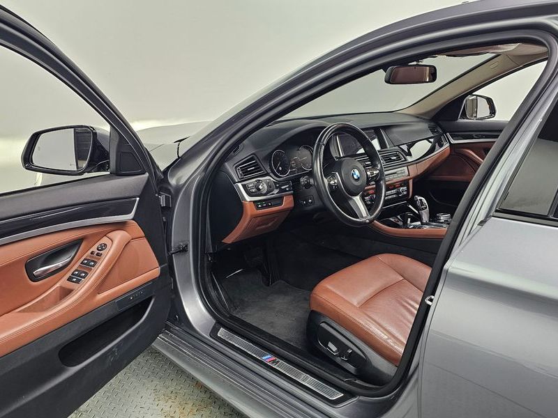 2016 BMW 5 Series 520d M Aero Dynamic photo 11