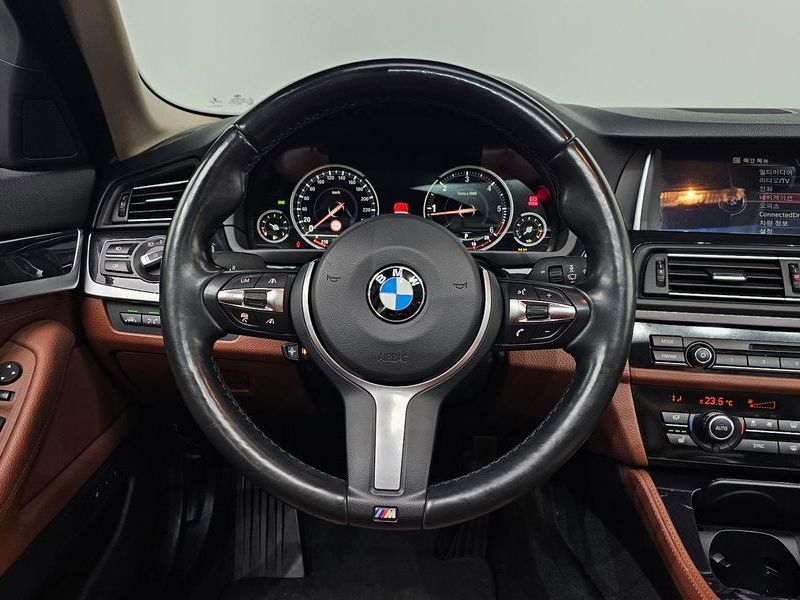 2016 BMW 5 Series 520d M Aero Dynamic photo 13