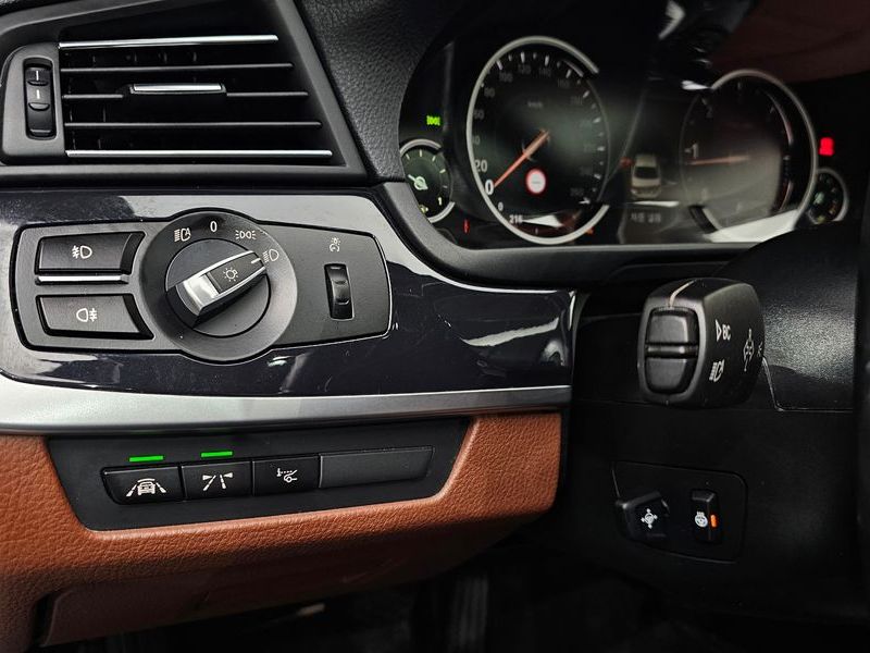 2016 BMW 5 Series 520d M Aero Dynamic photo 18