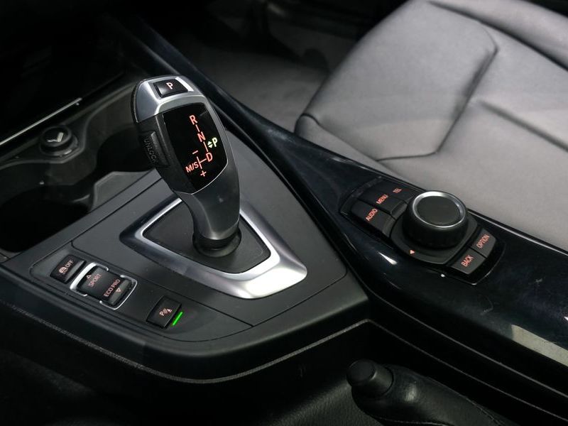 2014 BMW 1시리즈 118d Urban 5Dr photo 9