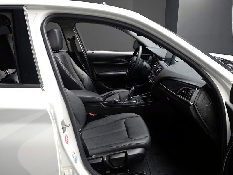 2014 BMW 1시리즈 118d Urban 5Dr photo 10
