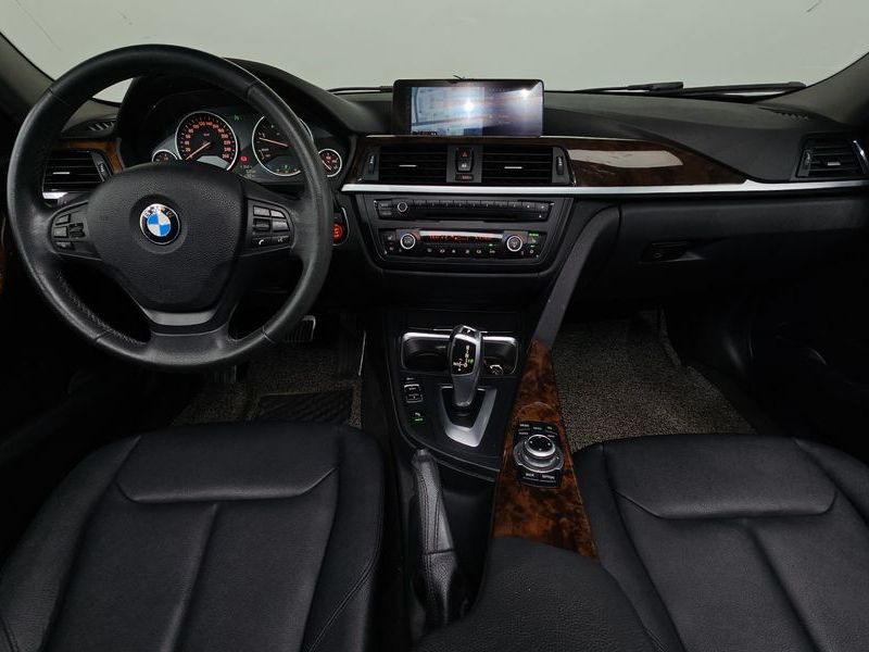 2012 BMW 3 Series 320d photo 7