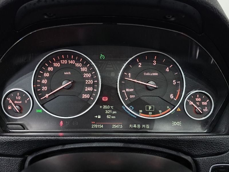 2012 BMW 3 Series 320d photo 8