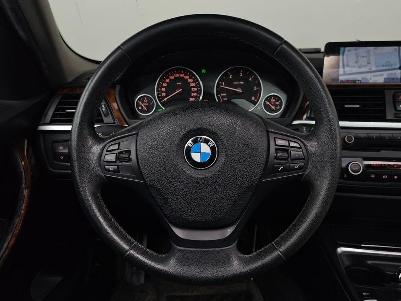 2012 BMW 3 Series 320d photo 13