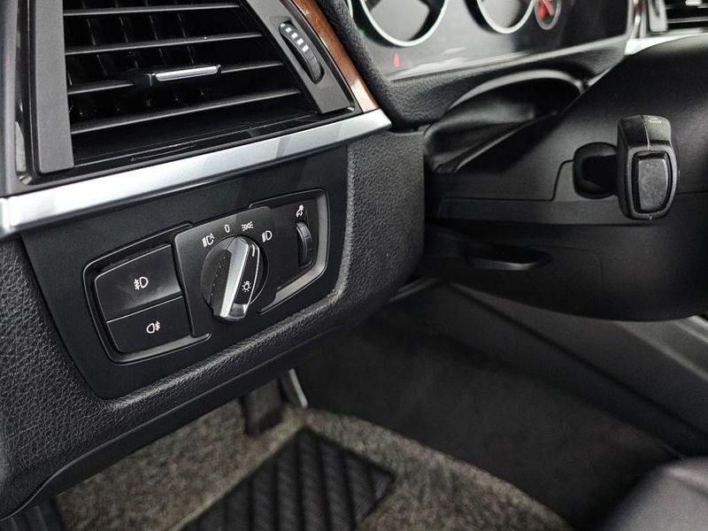 2012 BMW 3 Series 320d photo 19
